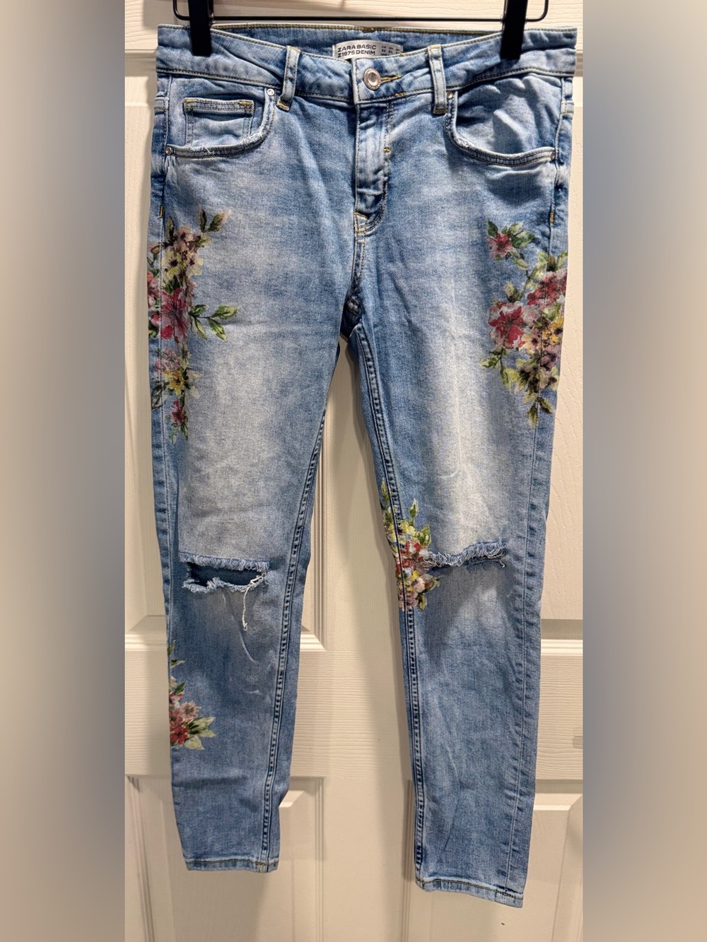 Zara Basic Floral Print Distressed Skinny Jeans Size 4 EU 36 Light Wash Denim - Picture 2 of 11